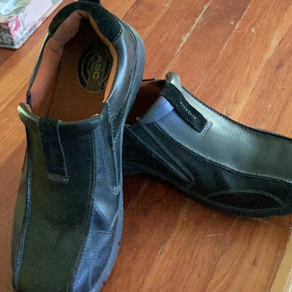 Saddleback BLACK SLIP-ON LEATHER Streetcars SHOES 👞 Size 10 EPLC